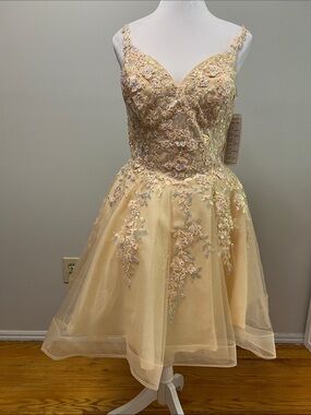 NWT Fiesta Fashion Champagne Tulle Homecoming Prom Dress Size M